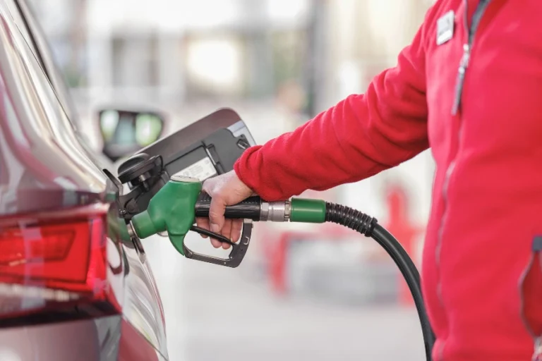 31 Gas Station Rewards Programs that save you money